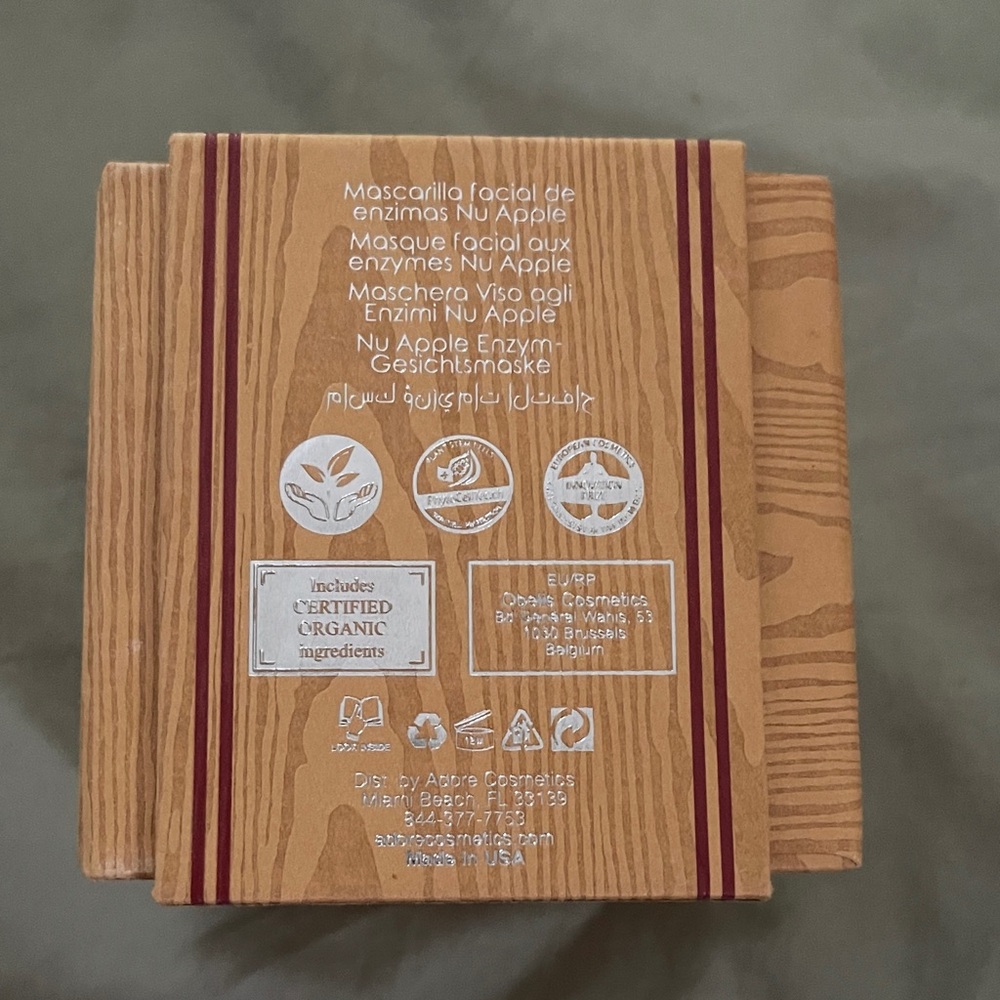 Adore Nu Apple Enzyme Facial Mask - Woodgrain Tan and Red - Picture 3 of 5
